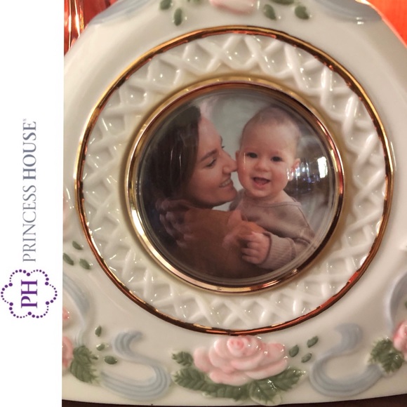 NEW - Vintage Princess House ”Rose Garland" Porcelain Picture Holder - Picture 7 of 8